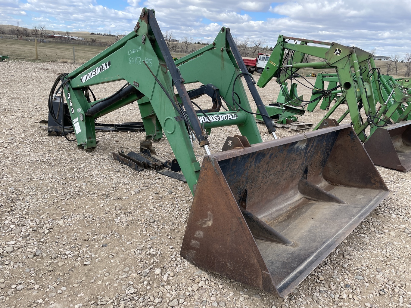 American Ag Video Auction Lot 8282105 Woods Dual 360 Loader.