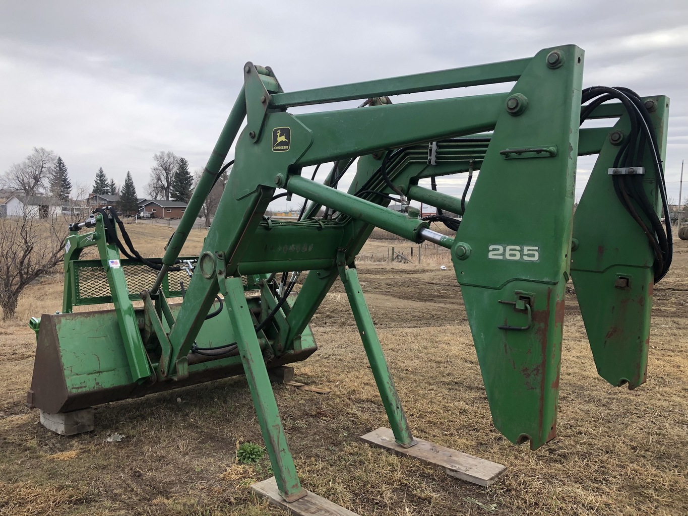 Lot 3500105 JD 265 SL Loader. OnsiteBelle Fourche SD AMERICAN AG