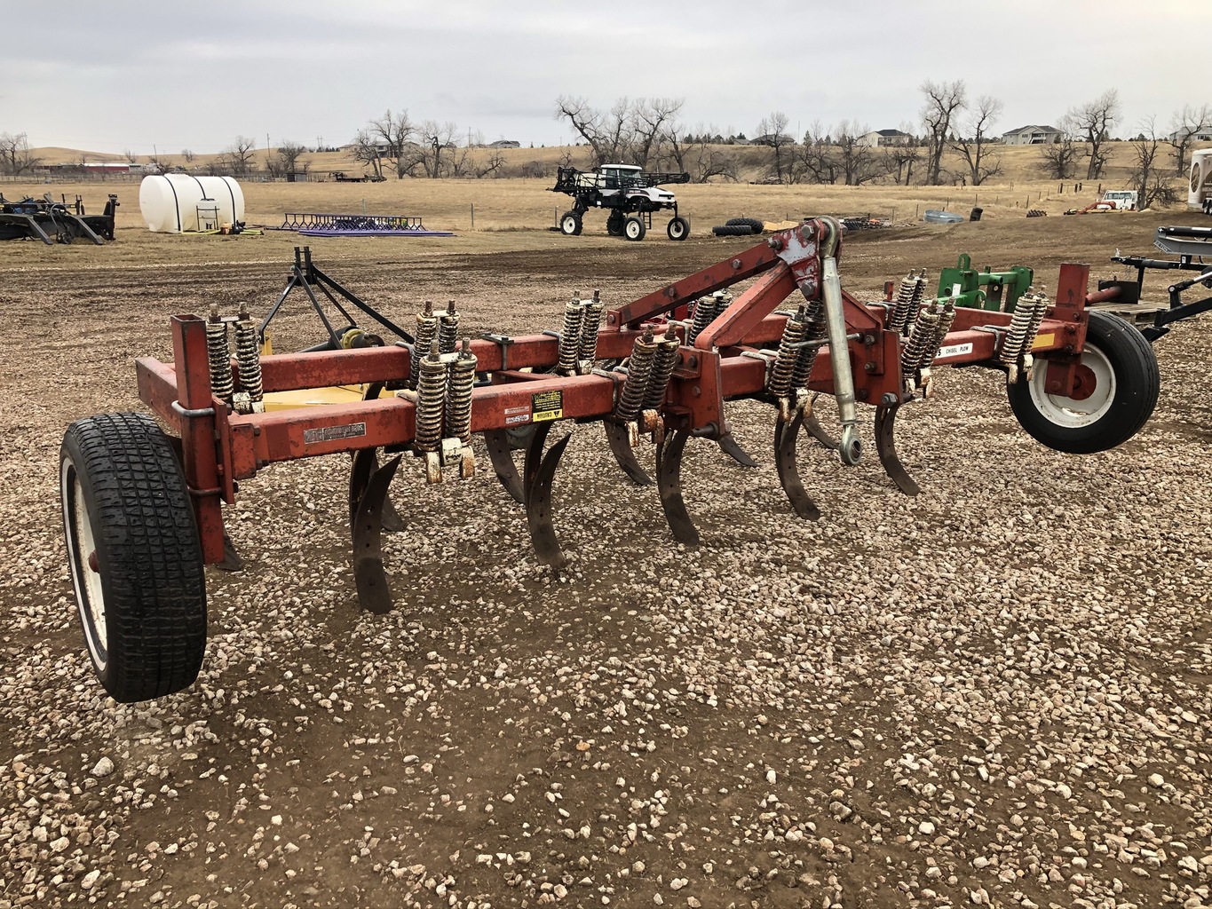 Lot 1373110 IH 55 Chisel Plow. OnsiteBelle Fourche SD AMERICAN AG