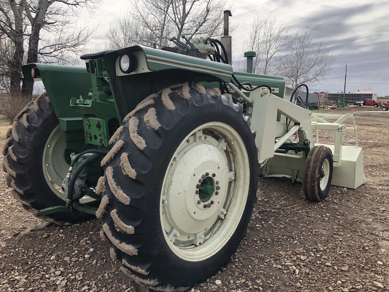 Lot 5232101 Oliver 1555 w/Loader. OnsiteBelle Fourche SD American