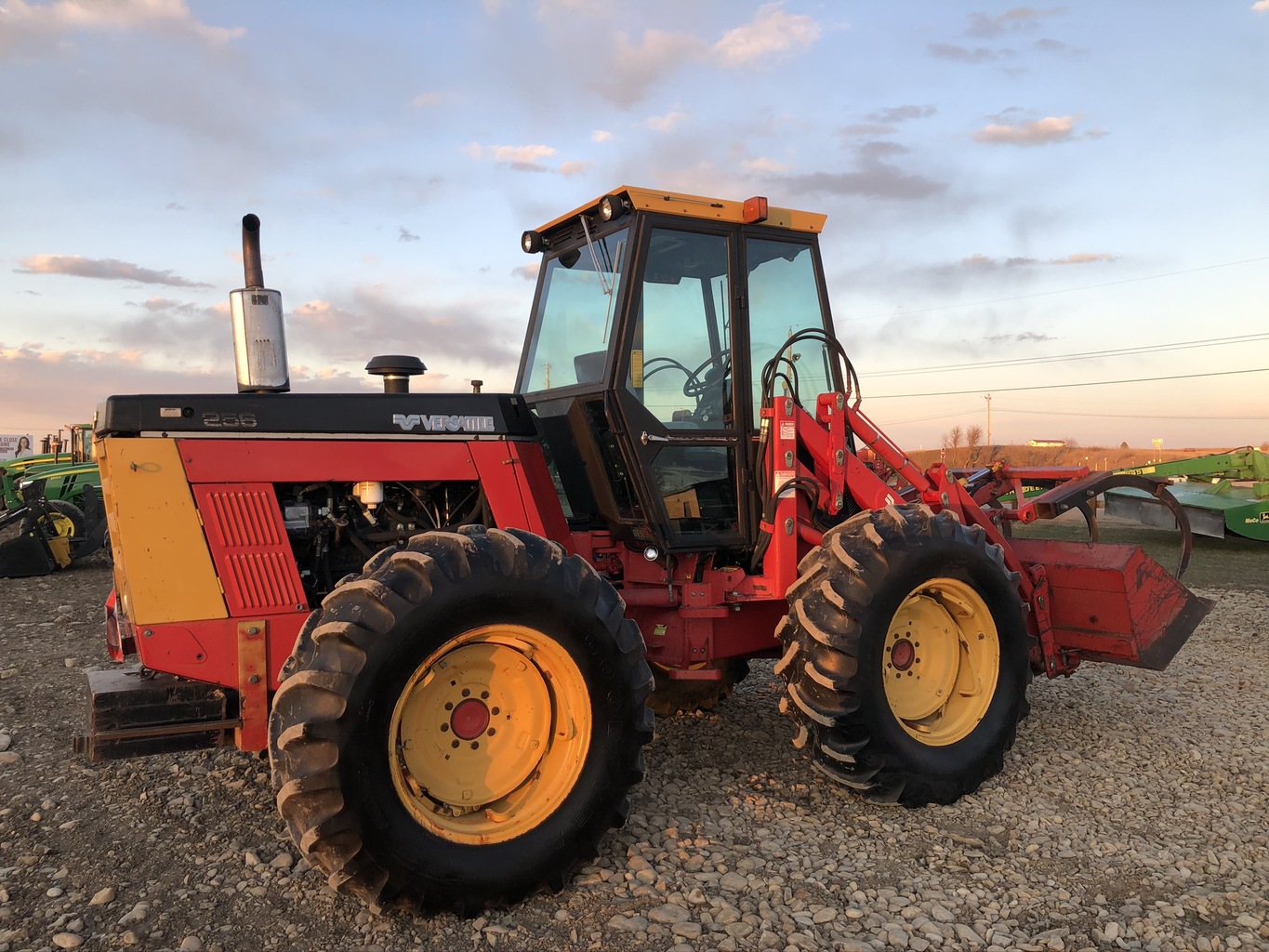 Lot 3500829 '85 Versatile 256 w/Loader. OnsiteBelle Fourche SD