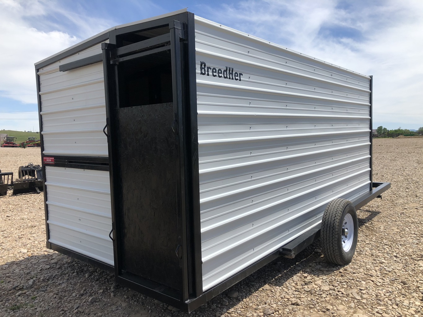 Lot 3648100 BREEDHER PORTABLE AI BARN. OnsiteBelle Fourche SD