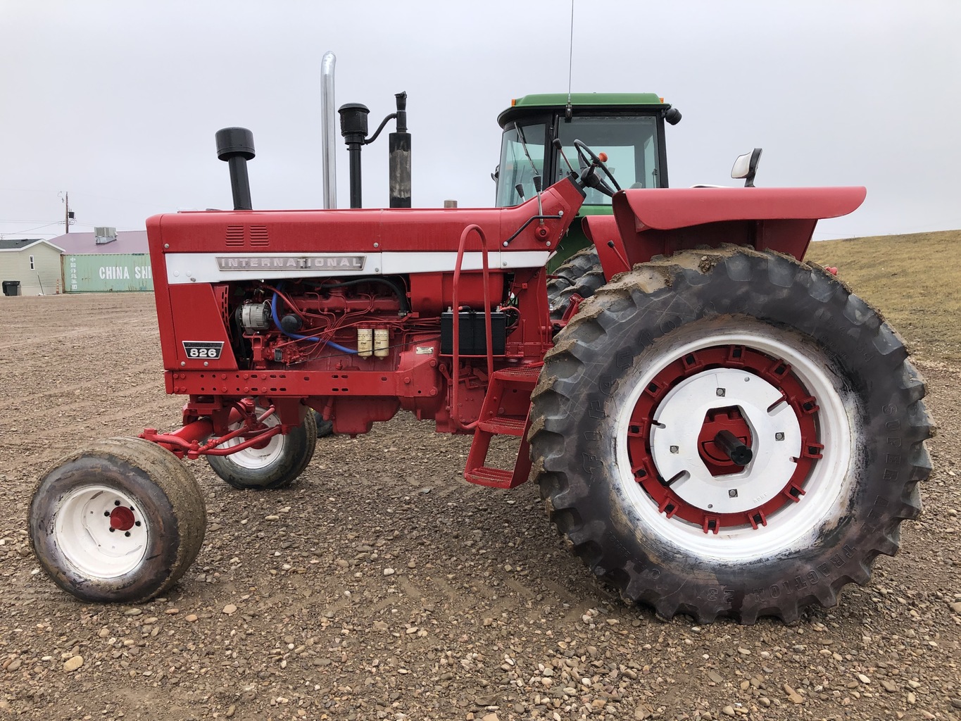 Lot 5000833 '70 IH 826 Diesel Tractor. OnsiteBelle Fourche SD