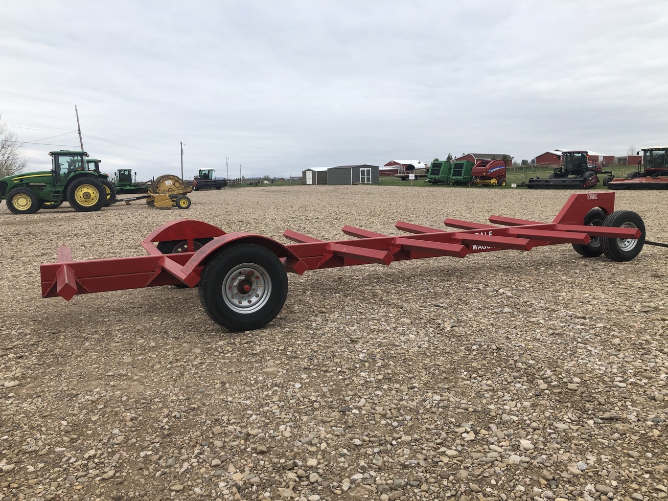 Lot 5657104 INDUSTRIAS AMERICA ROUND BALE WAGON. OnsiteBelle